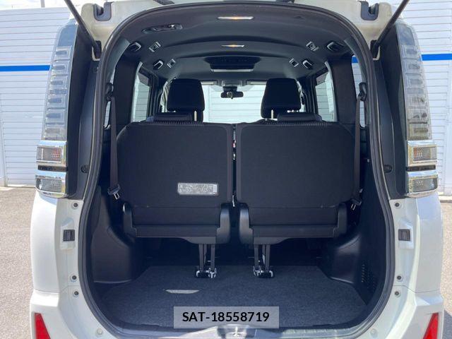 Toyota VOXY 2017-10 6674099-10