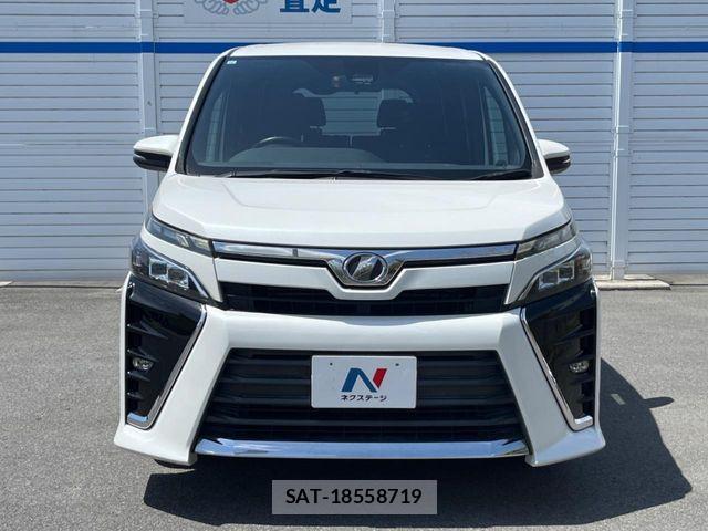 Toyota VOXY 2017-10 6674099-14
