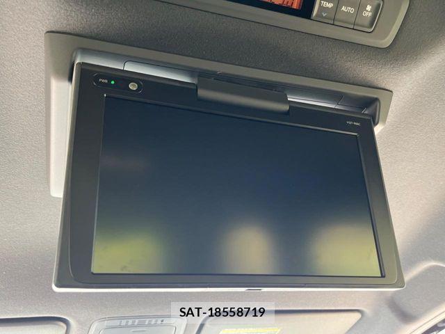 Toyota VOXY 2017-10 6674099-3