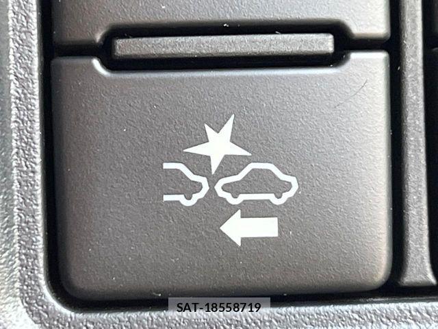 Toyota VOXY 2017-10 6674099-6