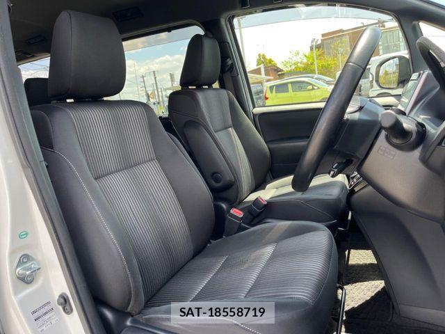 Toyota VOXY 2017-10 6674099-7