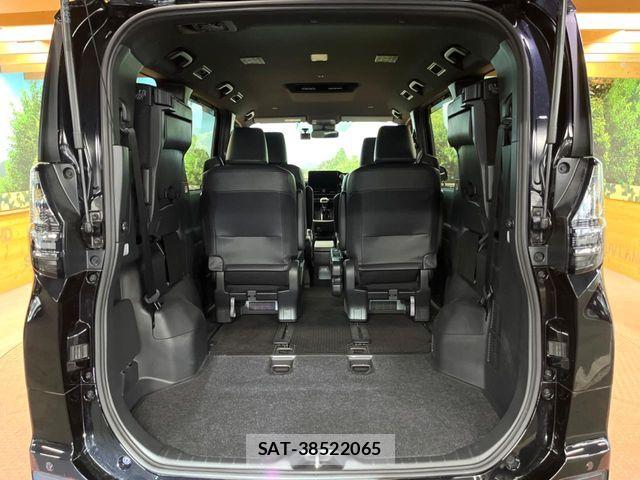 Toyota VOXY 2023-07 6674080-12