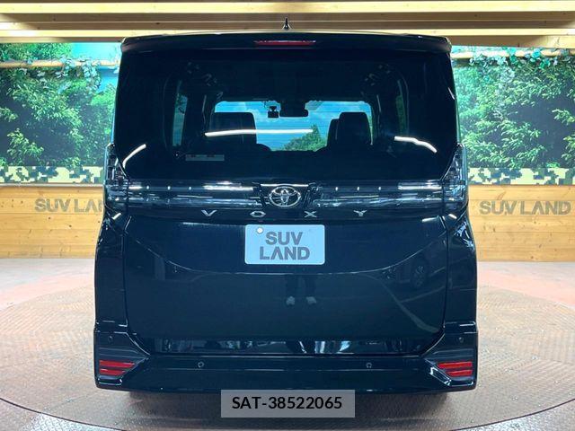 Toyota VOXY 2023-07 6674080-16