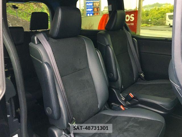 Toyota VOXY 2021-06 6674090-11