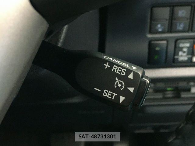 Toyota VOXY 2021-06 6674090-18