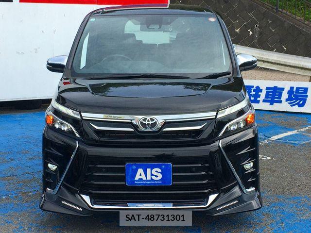 Toyota VOXY 2021-06 6674090-1