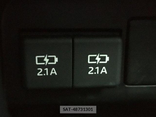 Toyota VOXY 2021-06 6674090-24