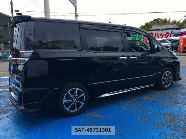 Toyota VOXY 2021-06 6674090-3