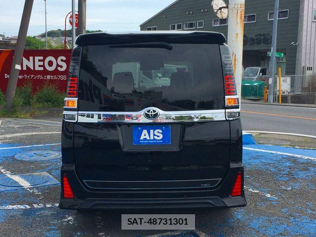 Toyota VOXY 2021-06 6674090-4