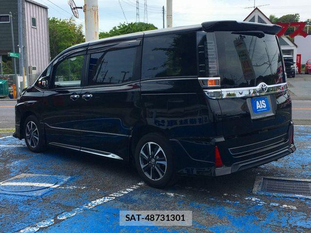 Toyota VOXY 2021-06 6674090-5