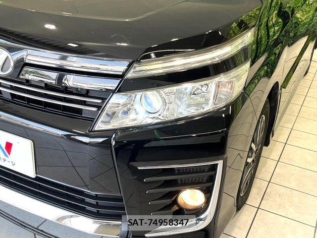 Toyota VOXY 2015-07 6674098-11