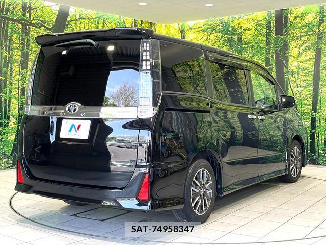 Toyota VOXY 2015-07 6674098-16
