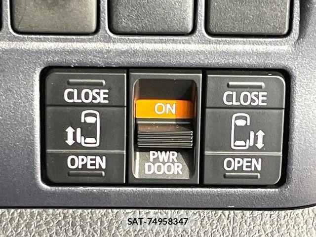 Toyota VOXY 2015-07 6674098-5