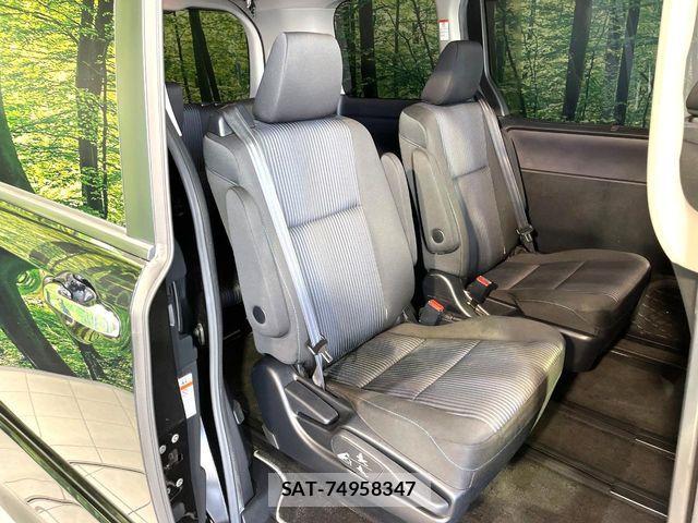 Toyota VOXY 2015-07 6674098-8
