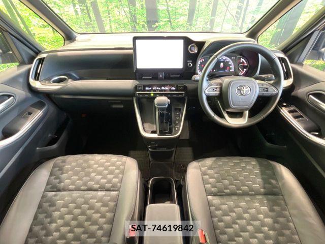 Toyota VOXY 2023-01 6674084-1