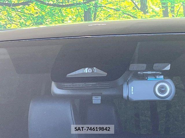 Toyota VOXY 2023-01 6674084-4