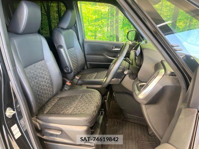 Toyota VOXY 2023-01 6674084-7
