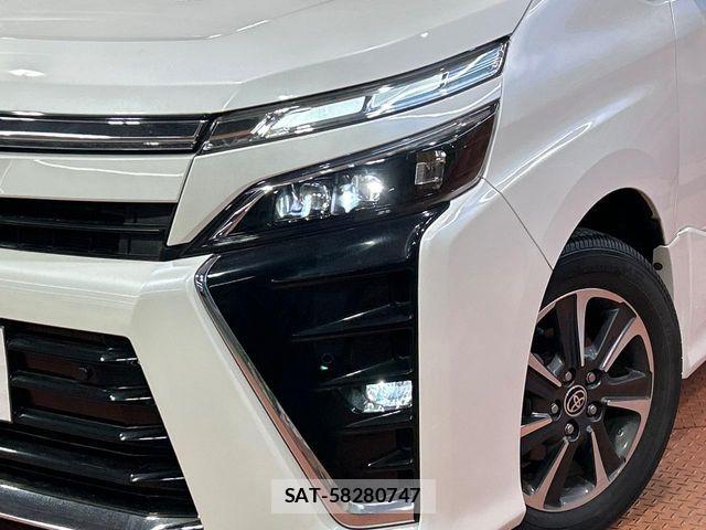 Toyota VOXY 2020-12 6678674-12