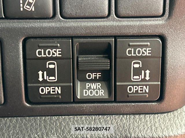 Toyota VOXY 2020-12 6678674-3