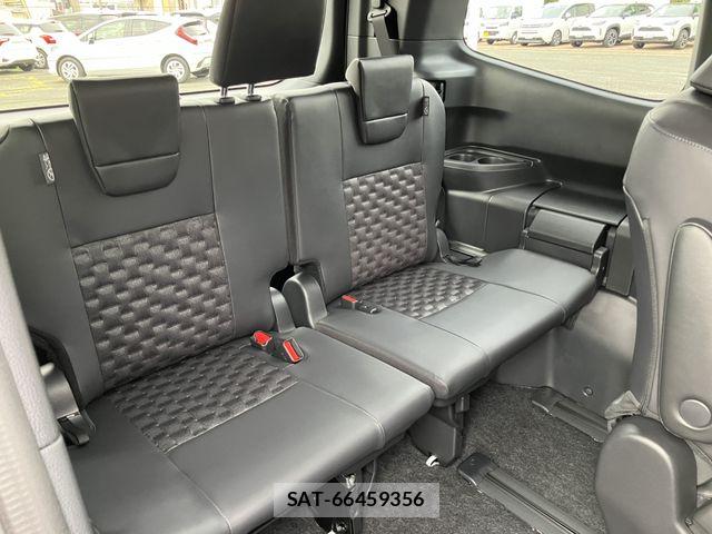 Toyota VOXY 2026-03 6678663-11