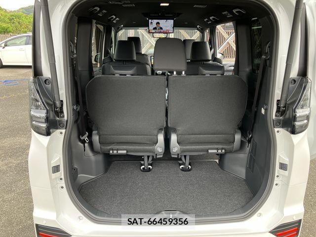 Toyota VOXY 2026-03 6678663-12