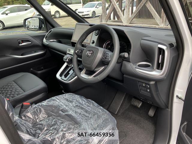 Toyota VOXY 2026-03 6678663-1