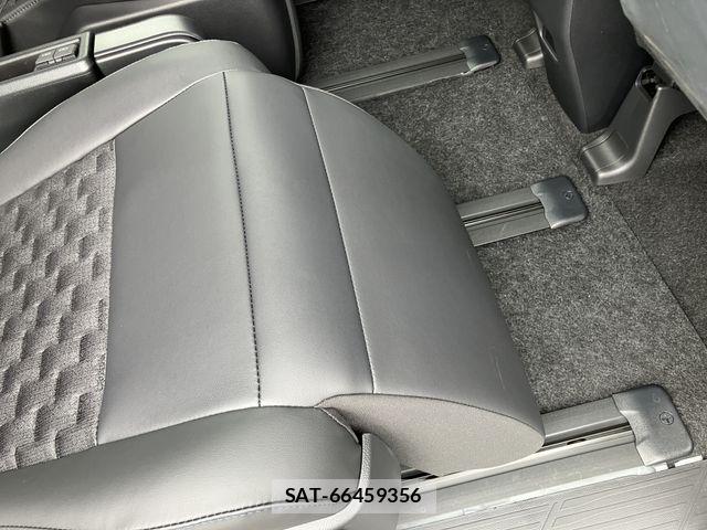 Toyota VOXY 2026-03 6678663-25