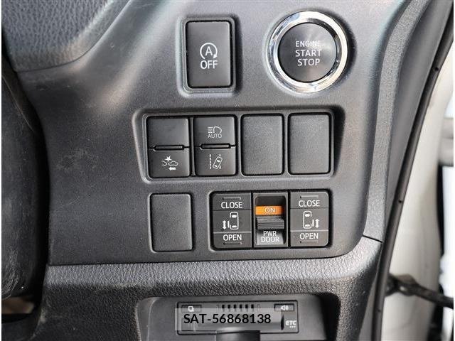Toyota VOXY 2020-06 6678692-10