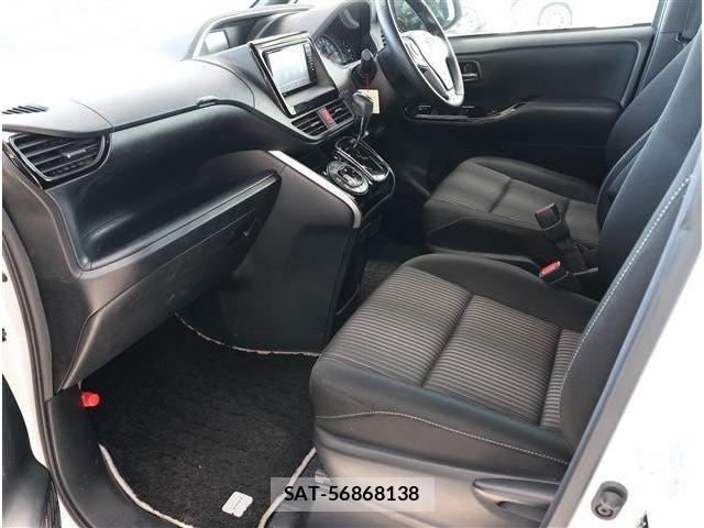 Toyota VOXY 2020-06 6678692-16