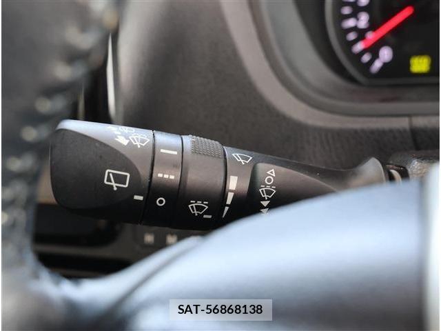 Toyota VOXY 2020-06 6678692-28