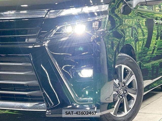 Toyota VOXY 2018-11 6678686-13