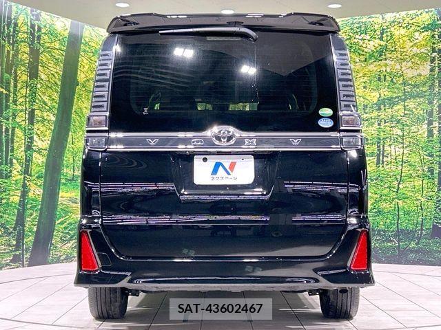 Toyota VOXY 2018-11 6678686-16