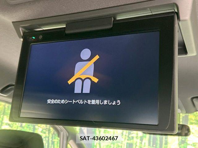 Toyota VOXY 2018-11 6678686-3