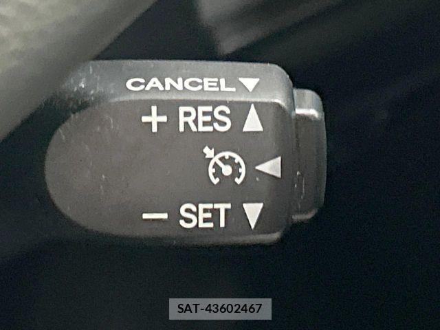 Toyota VOXY 2018-11 6678686-7
