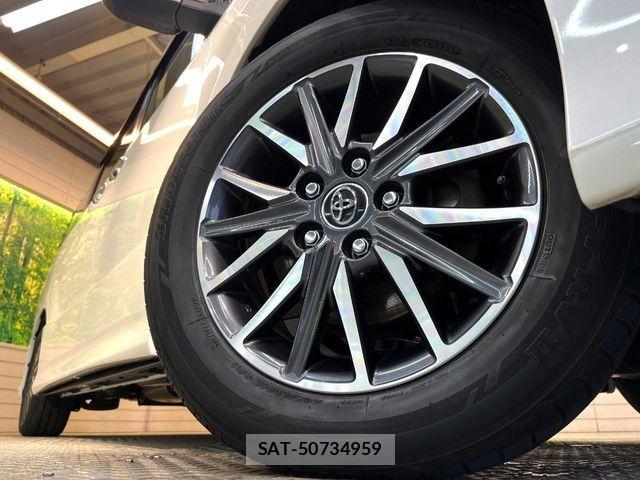 Toyota VOXY 2017-02 6678697-12