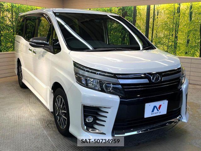 Toyota VOXY 2017-02 6678697-15