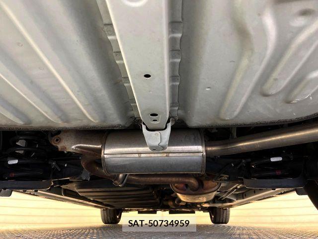 Toyota VOXY 2017-02 6678697-18