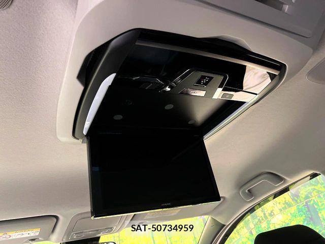 Toyota VOXY 2017-02 6678697-3