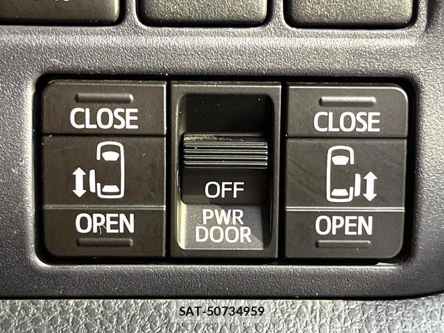 Toyota VOXY 2017-02 6678697-5