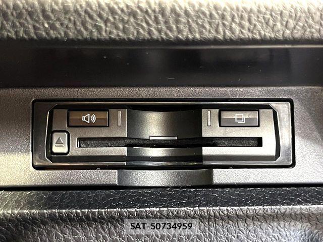 Toyota VOXY 2017-02 6678697-6