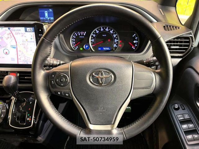 Toyota VOXY 2017-02 6678697-7