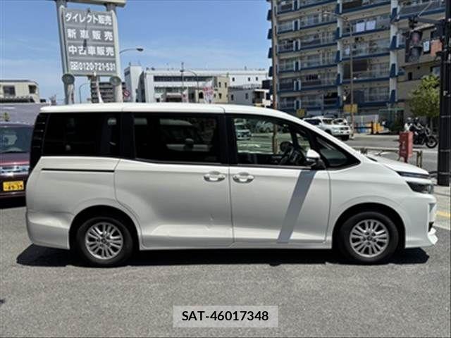 Toyota VOXY 2015-07 6678707-11
