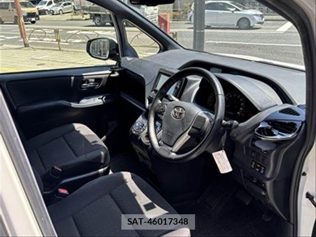 Toyota VOXY 2015-07 6678707-14