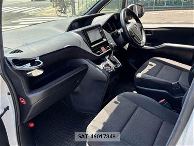 Toyota VOXY 2015-07 6678707-16
