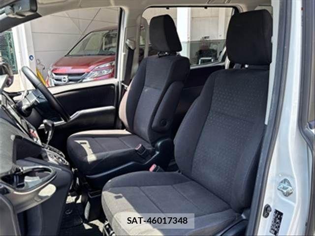 Toyota VOXY 2015-07 6678707-17