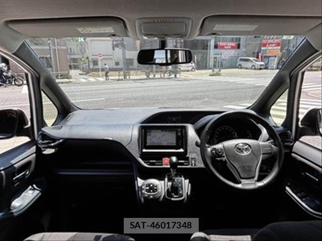 Toyota VOXY 2015-07 6678707-1