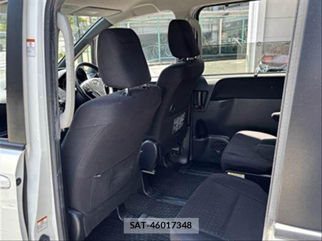 Toyota VOXY 2015-07 6678707-19