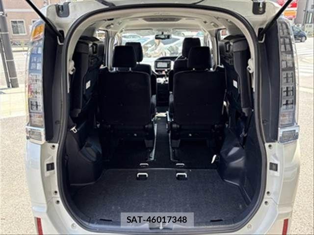Toyota VOXY 2015-07 6678707-26