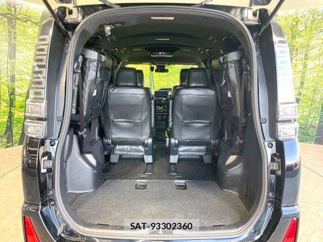 Toyota VOXY 2019-04 6678689-10