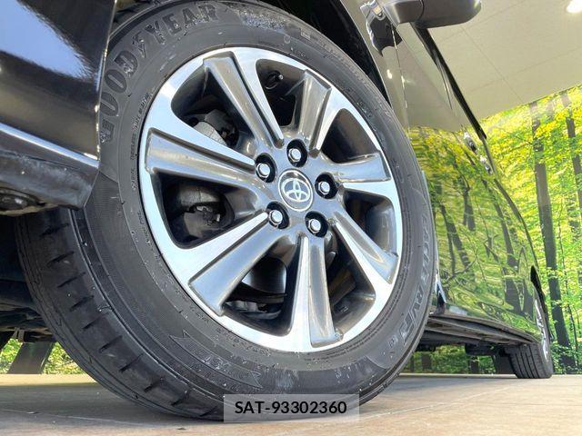 Toyota VOXY 2019-04 6678689-13